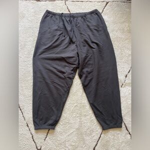 SKIMS mens classic jogger XL black dark grey French terry sweatpants 100% cotton